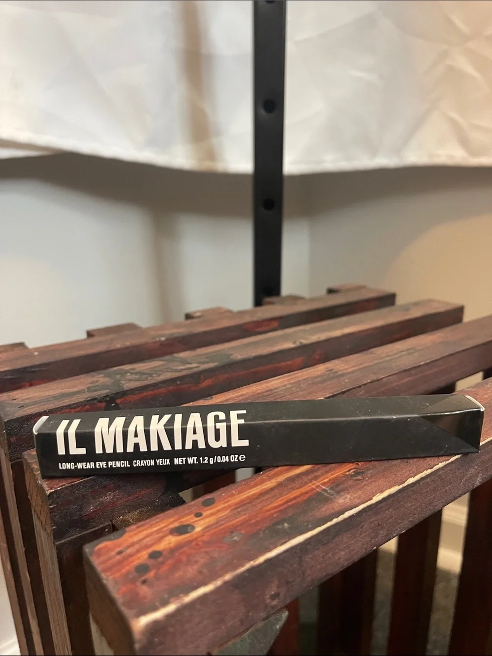 IL MAKIAGE Long-Wear Eye Pencil in Brown